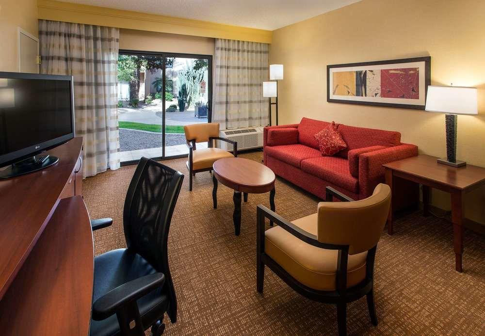 Courtyard By Marriott Phoenix Меса Екстериор снимка