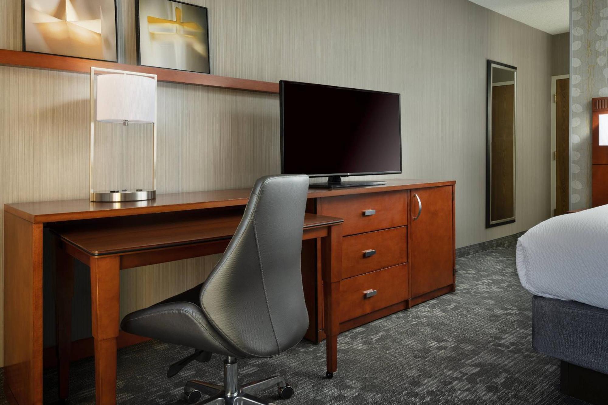 Courtyard By Marriott Phoenix Меса Екстериор снимка