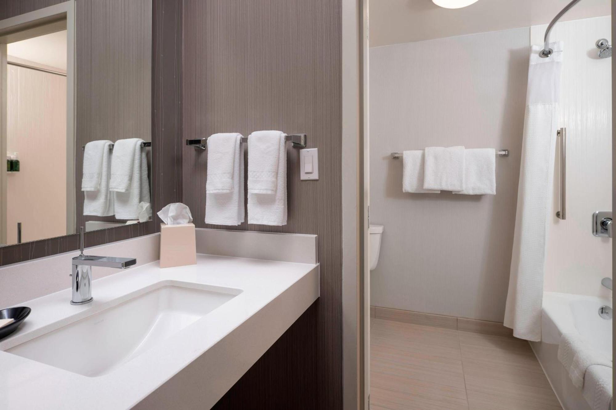 Courtyard By Marriott Phoenix Меса Екстериор снимка