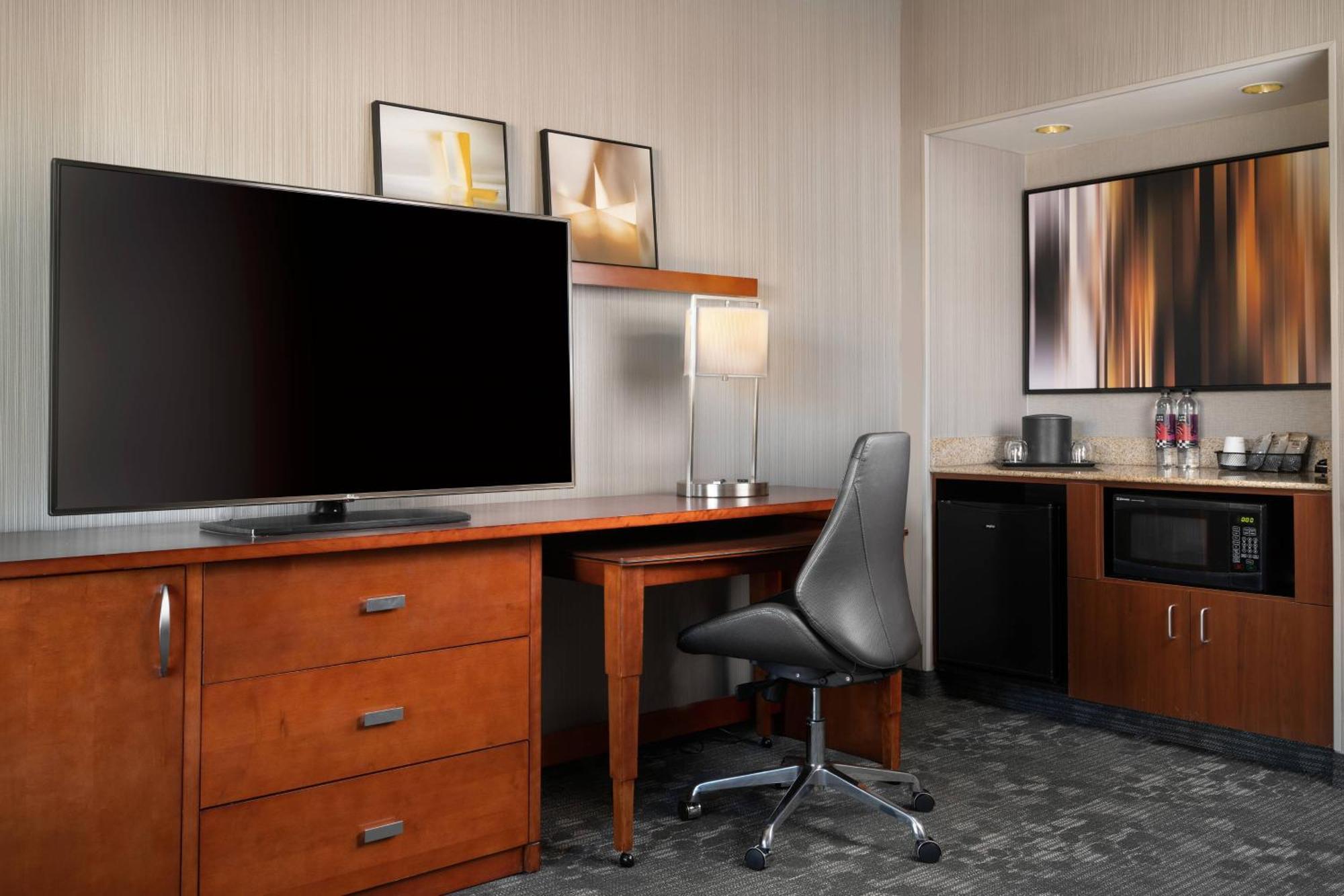 Courtyard By Marriott Phoenix Меса Екстериор снимка