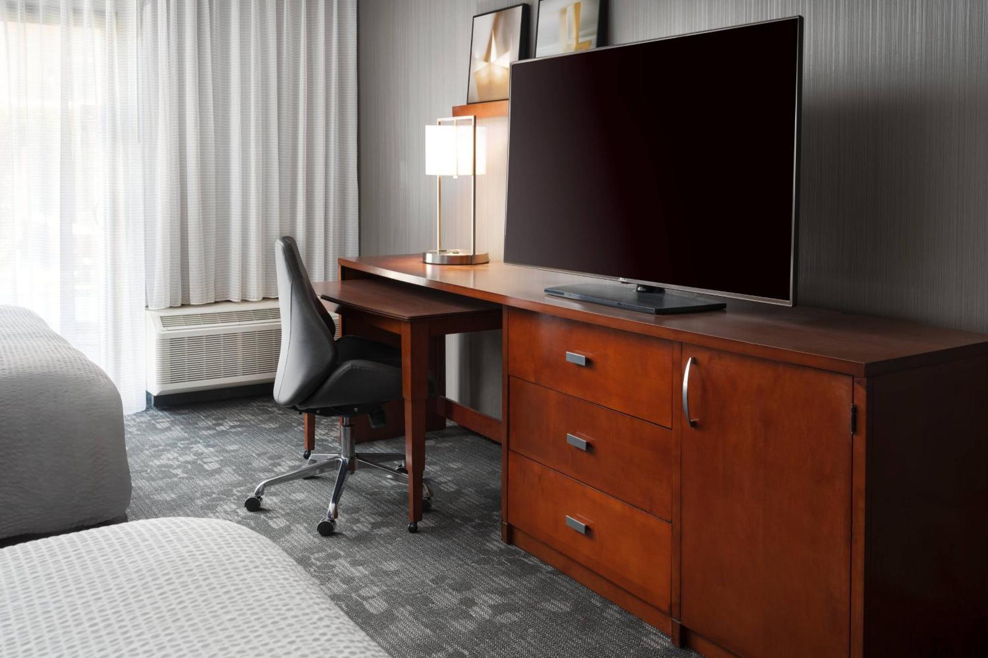 Courtyard By Marriott Phoenix Меса Екстериор снимка