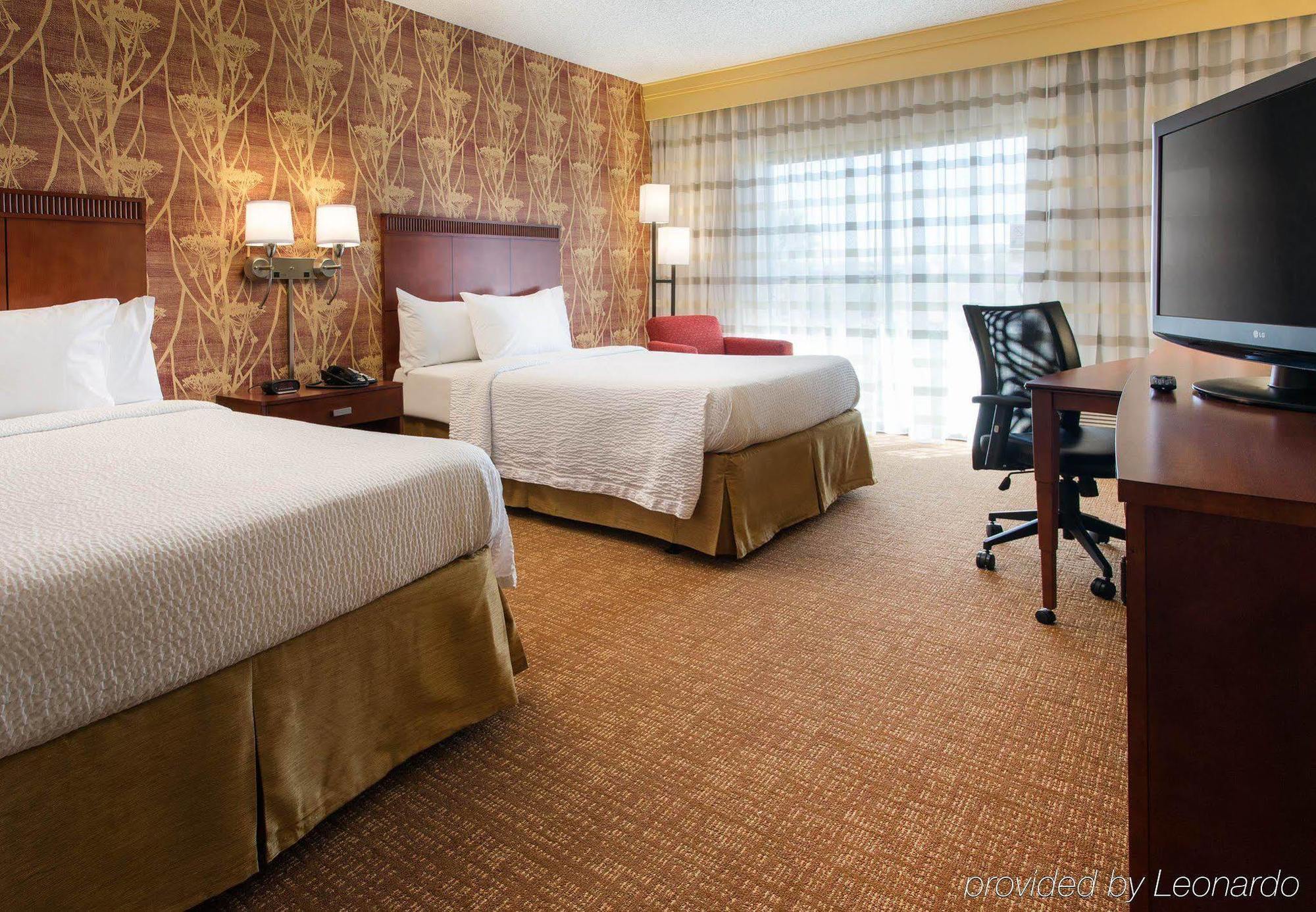 Courtyard By Marriott Phoenix Меса Екстериор снимка